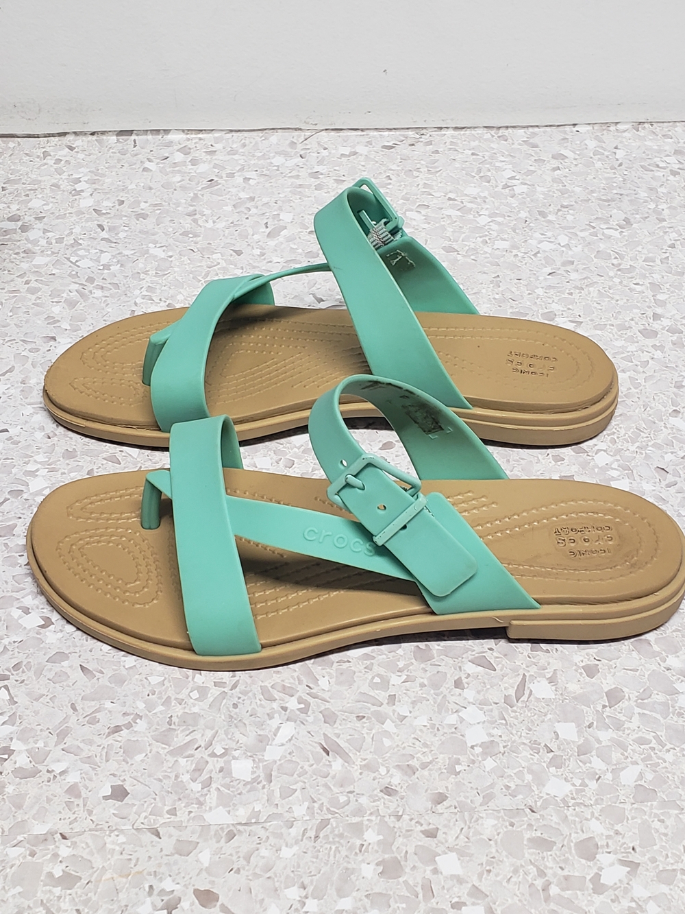 Crocs Tulum Toe Post Deep Green Slide Sandals Size 7 Summer Beach Comfort